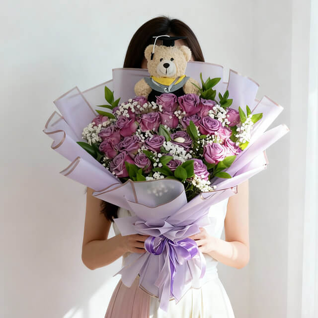 Roses in Teddys Arms